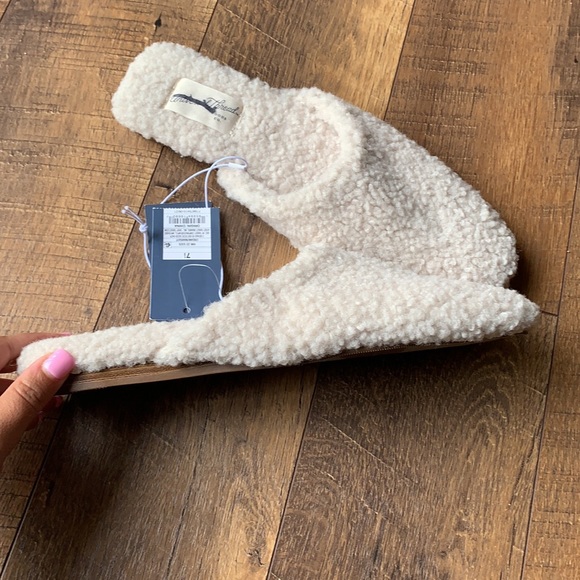 NWT Teddy Mule🍁 - Picture 3 of 4